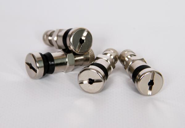 Metallventil Ventilloch 8,3 mm - Länge 35 mm  Messing vernickelt